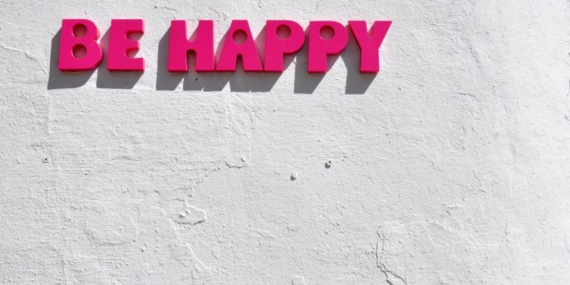 Che cos’è la felicità? Dove possiamo cercarla? Proviamo a risponderci alex-block-unsplash